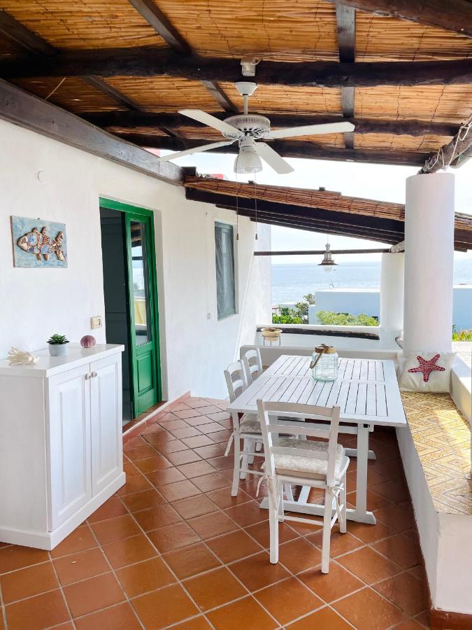 Villa Pomelia, Villa Nel Corso Di Santa Marina Salina A 50 Mt Dal Mare Exterior foto