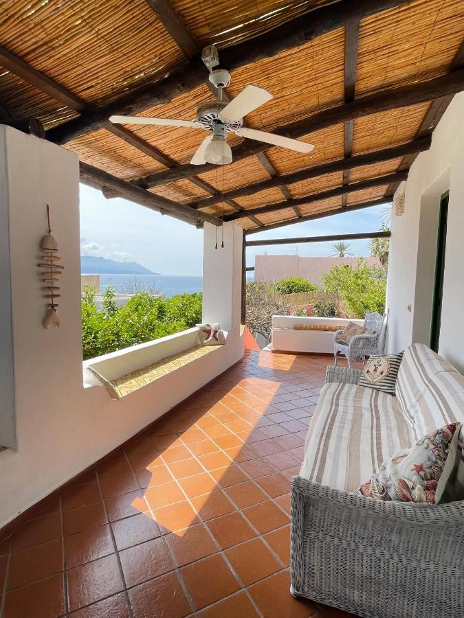 Villa Pomelia, Villa Nel Corso Di Santa Marina Salina A 50 Mt Dal Mare Exterior foto