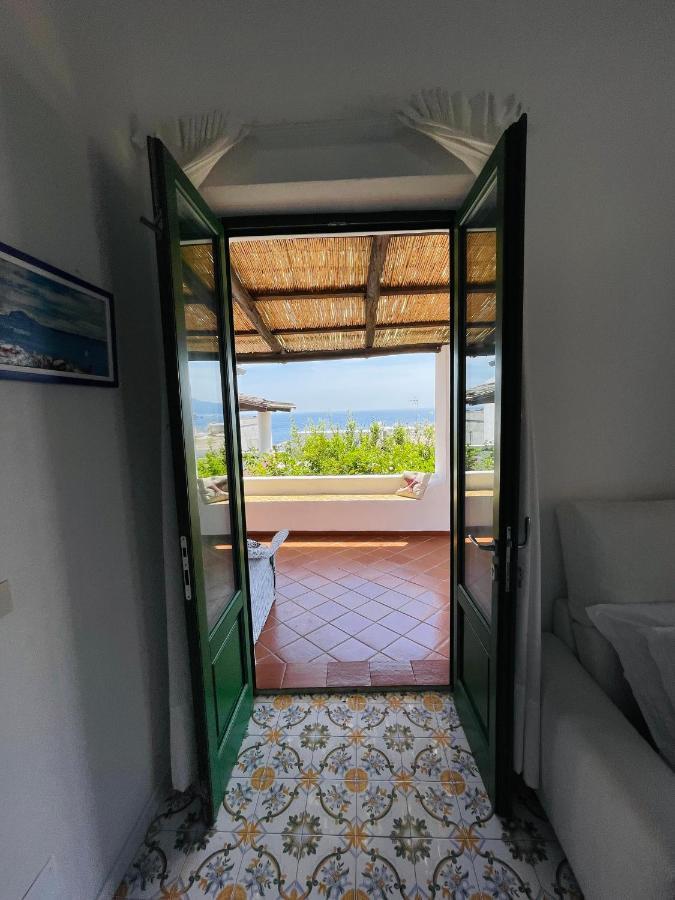 Villa Pomelia, Villa Nel Corso Di Santa Marina Salina A 50 Mt Dal Mare Exterior foto