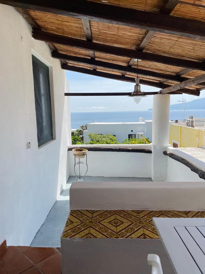 Villa Pomelia, Villa Nel Corso Di Santa Marina Salina A 50 Mt Dal Mare Exterior foto