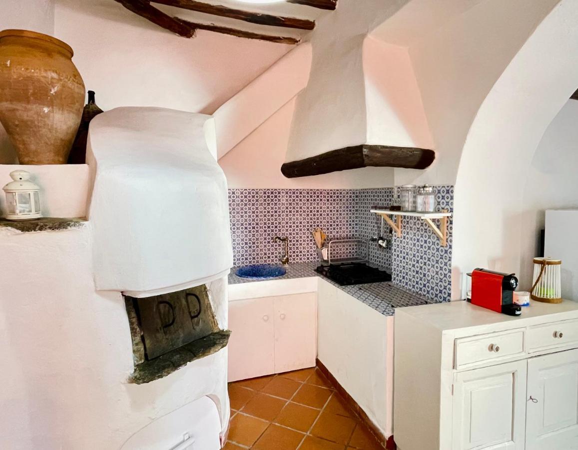 Villa Pomelia, Villa Nel Corso Di Santa Marina Salina A 50 Mt Dal Mare Exterior foto