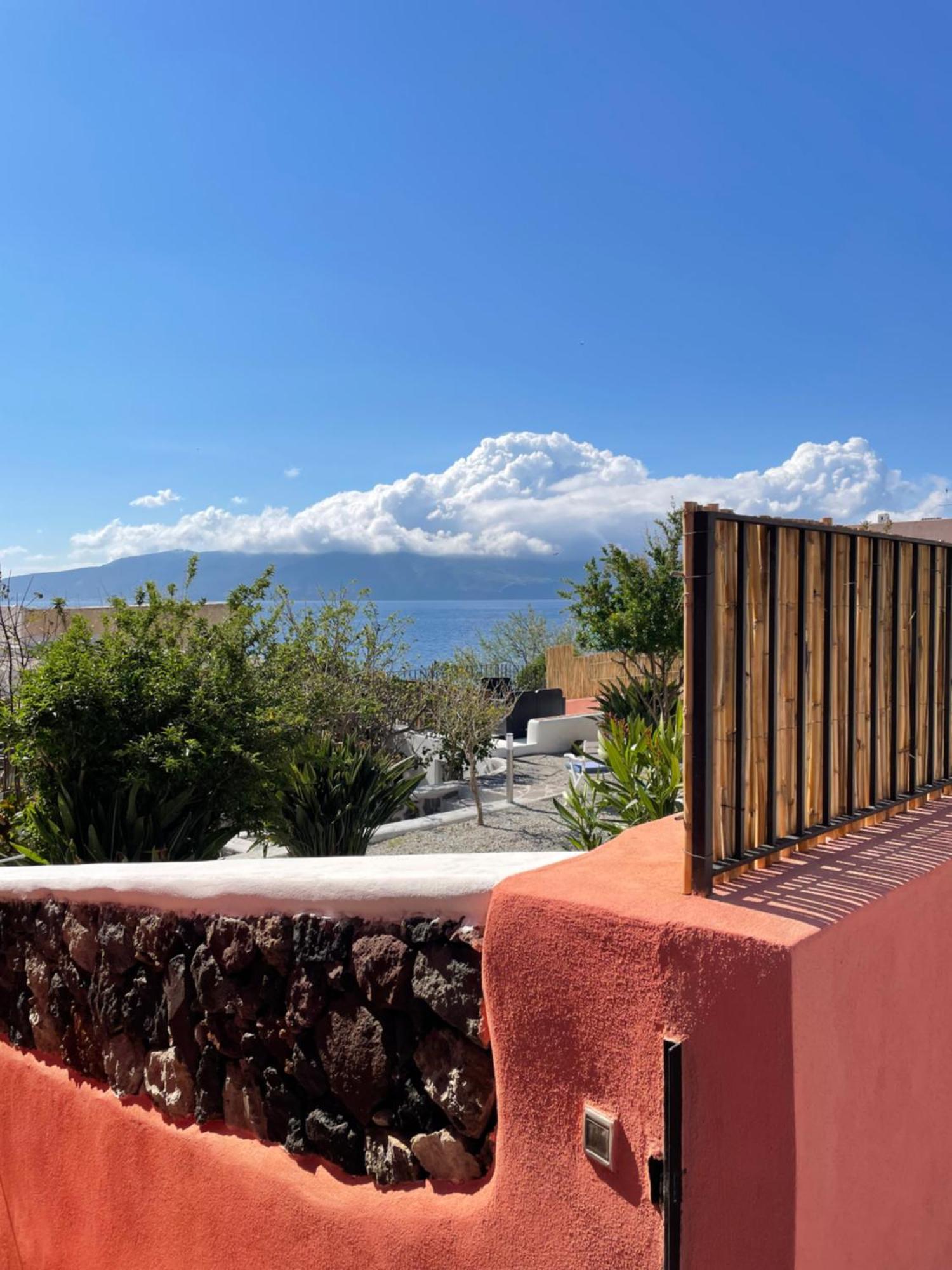Villa Pomelia, Villa Nel Corso Di Santa Marina Salina A 50 Mt Dal Mare Exterior foto